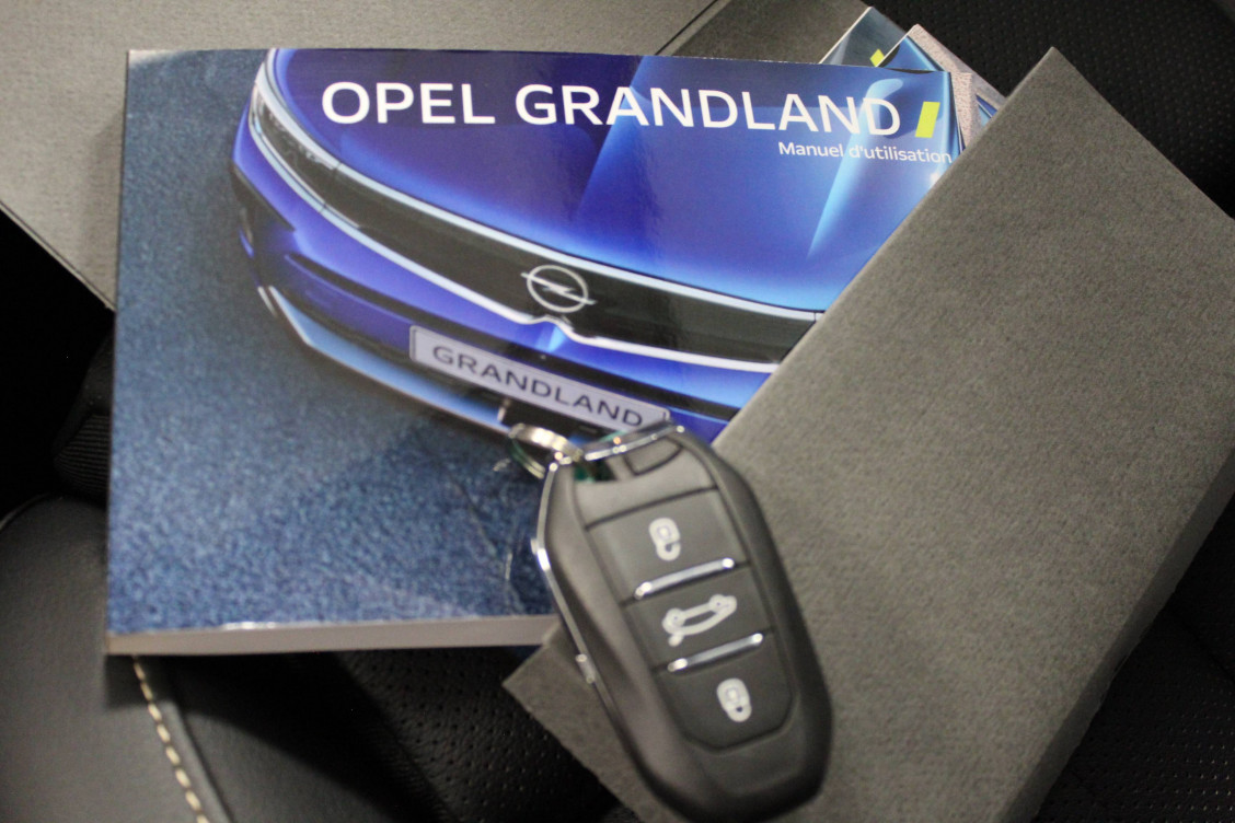 Acheter Opel Grandland Grandland 1.2 Turbo 130 ch BVA8 Ultimate 5p occasion dans les concessions du Groupe Faurie