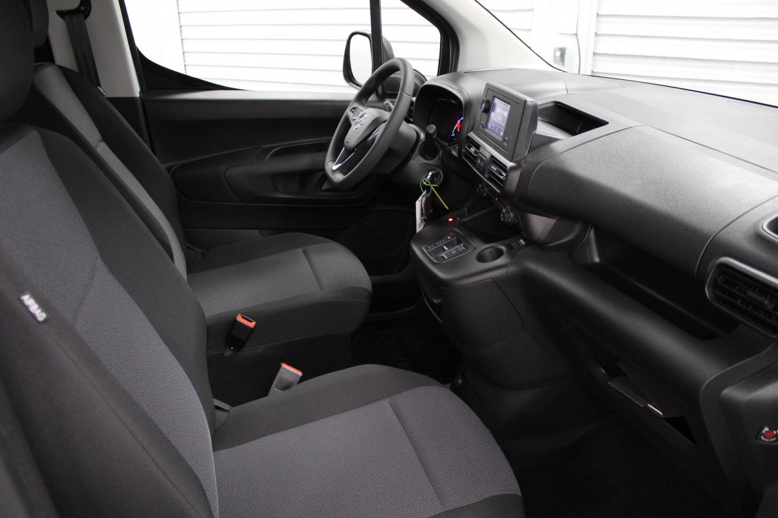 Acheter Opel Combo Combo e-Life Taille M 136 ch & Batterie 50 kw/h Edition 5p neuf dans les concessions du Groupe Faurie