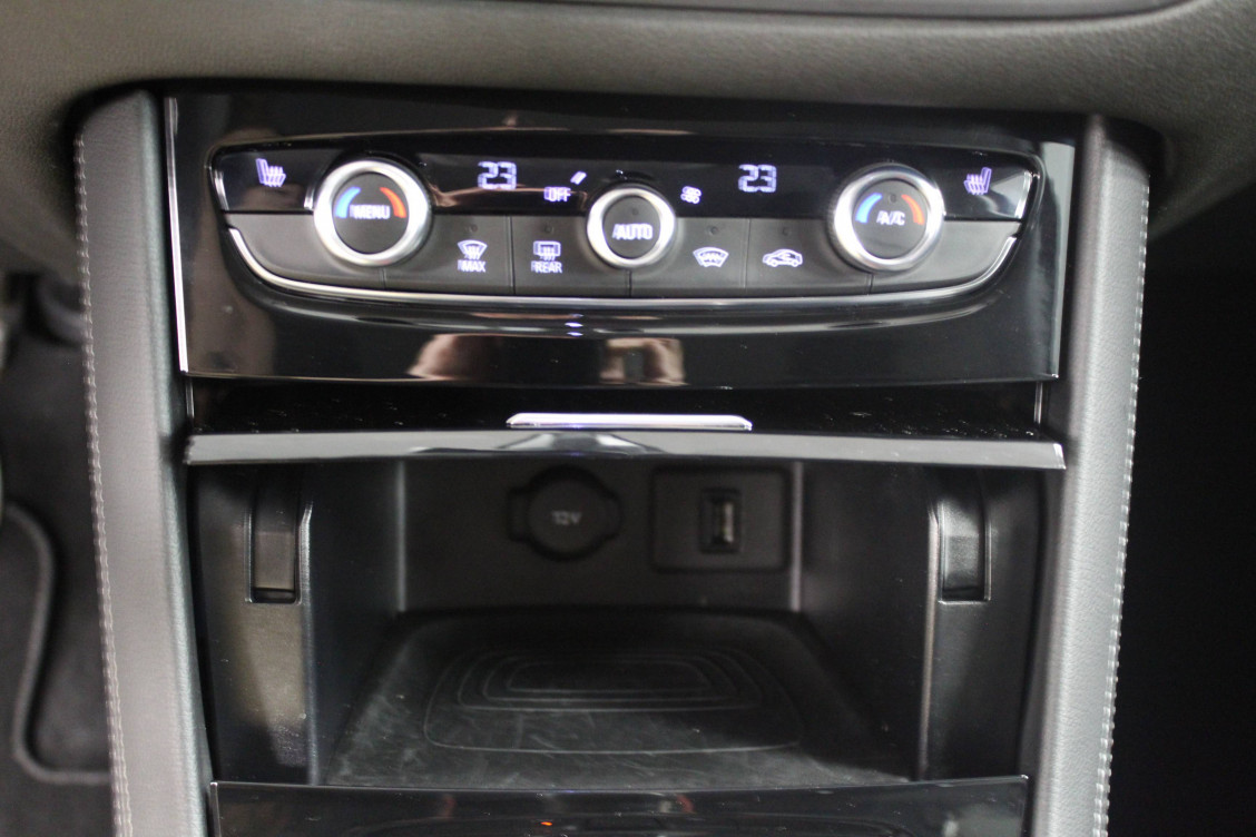 Acheter Opel Grandland Grandland 1.2 Turbo 130 ch Elegance Business 5p occasion dans les concessions du Groupe Faurie
