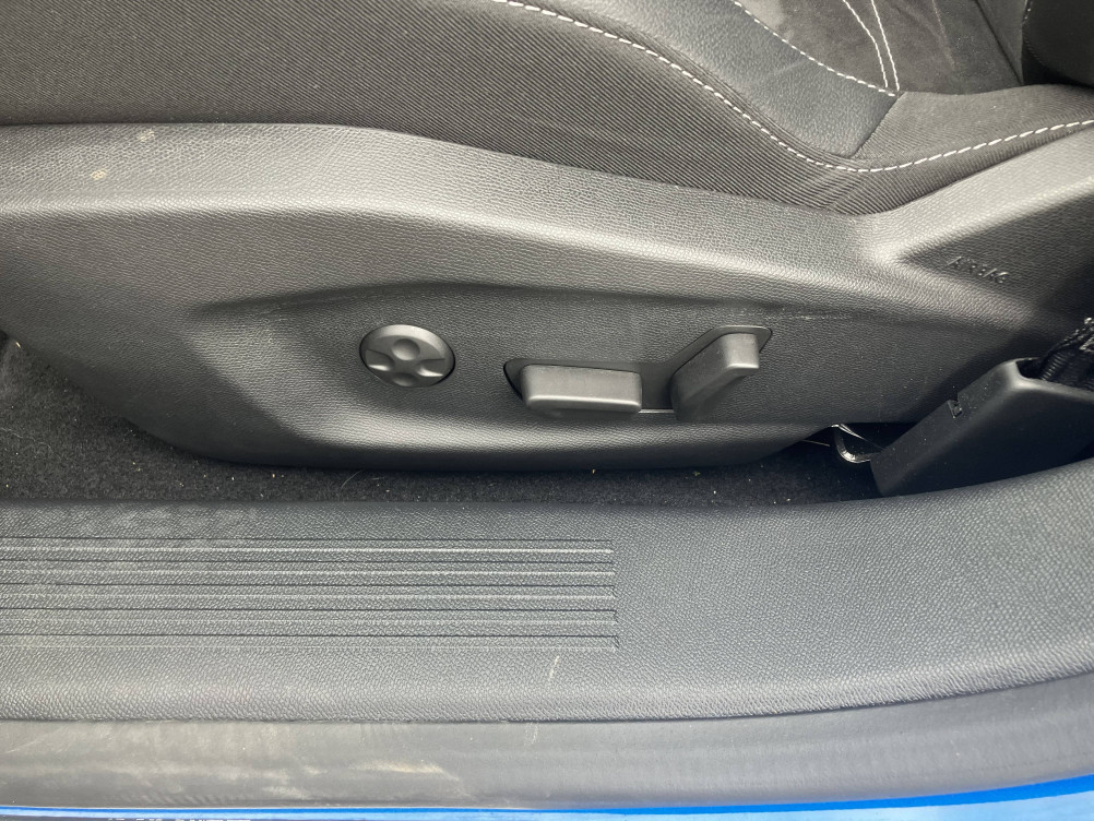 Acheter Opel Astra Astra Electrique 156 ch & Batterie 54 kWh GS 5p neuf dans les concessions du Groupe Faurie