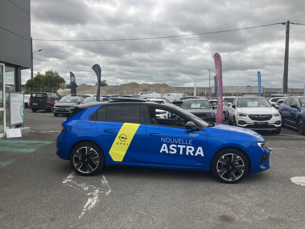 Acheter Opel Astra Astra Electrique 156 ch & Batterie 54 kWh GS 5p neuf dans les concessions du Groupe Faurie
