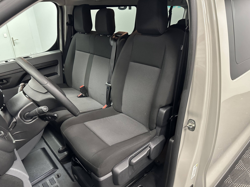 Acheter Opel Vivaro Vivaro Combi L3 1.5 Diesel 120 ch  4p occasion dans les concessions du Groupe Faurie