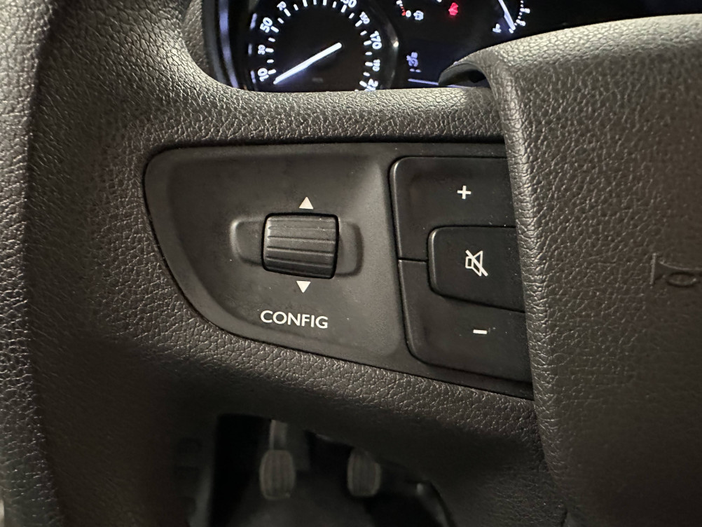 Acheter Opel Vivaro Vivaro Combi L3 1.5 Diesel 120 ch  4p occasion dans les concessions du Groupe Faurie