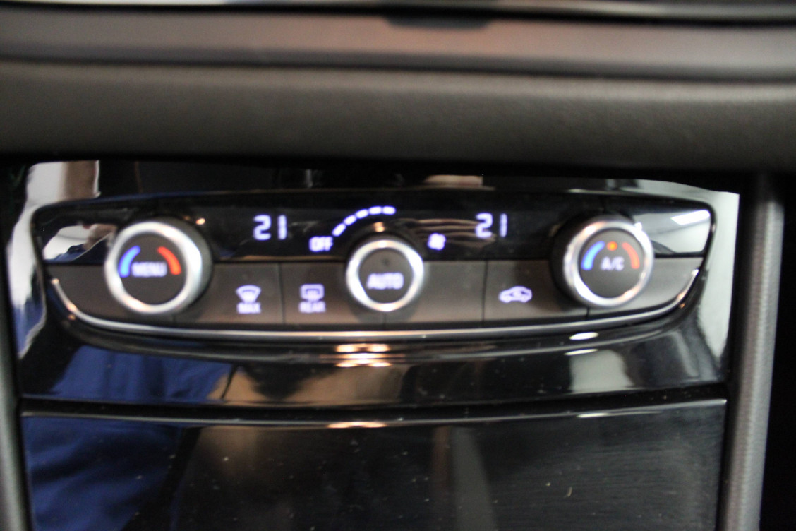 Acheter Opel Grandland Grandland 1.2 Turbo 130 ch Elegance Business 5p occasion dans les concessions du Groupe Faurie