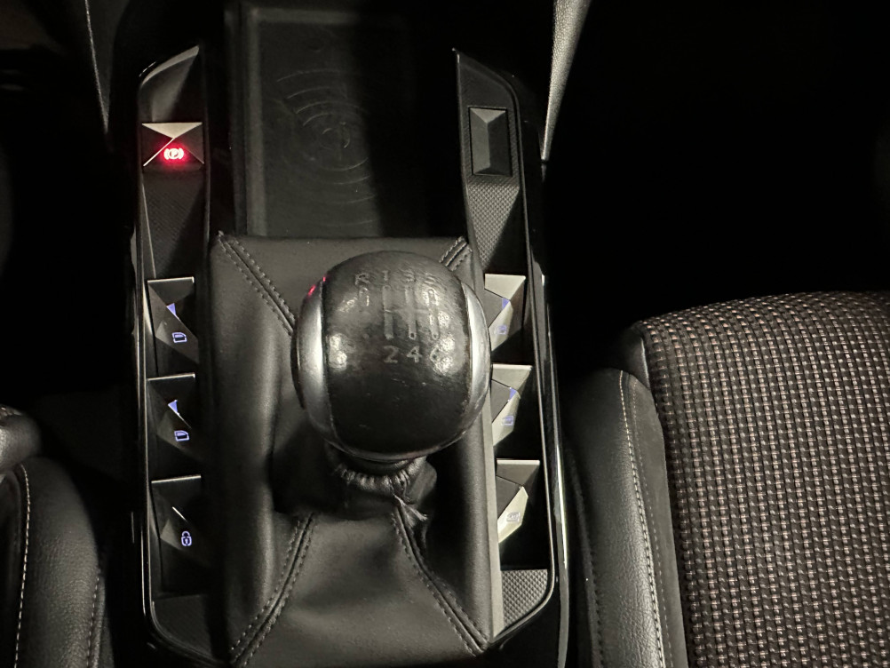 Acheter Ds Ds3 DS3 Crossback PureTech 100 BVM6 Performance Line+ 5p occasion dans les concessions du Groupe Faurie