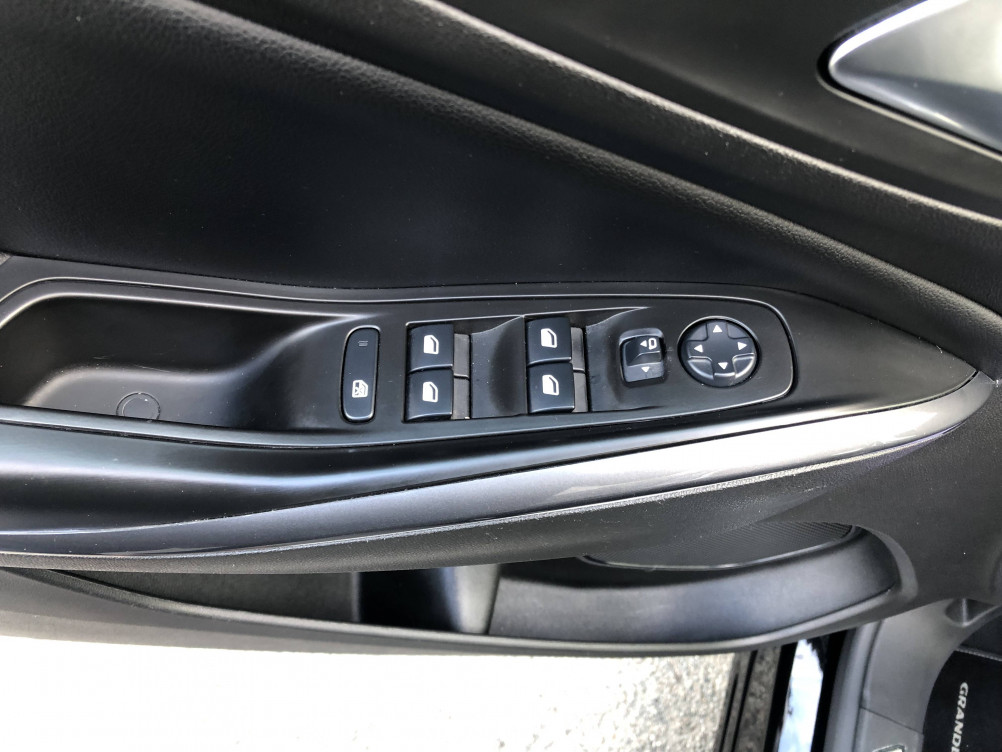 Acheter Opel Grandland X Grandland X 1.5 Diesel 130 ch BVA8 Ultimate 5p occasion dans les concessions du Groupe Faurie