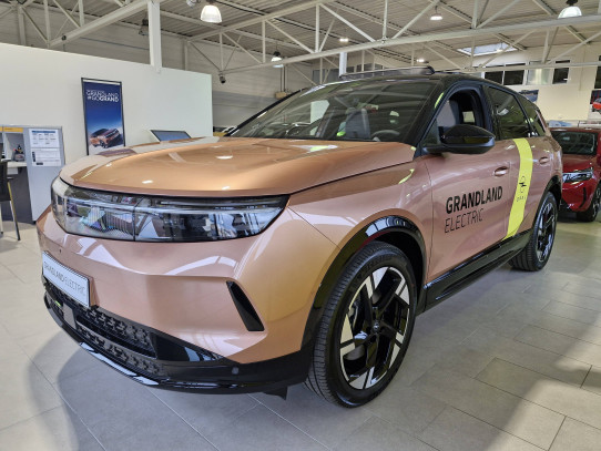 Acheter Opel Grandland Grandland Electrique 213 ch & Batterie 73 kWh GS 5p neuve* dans les concessions du Groupe Faurie