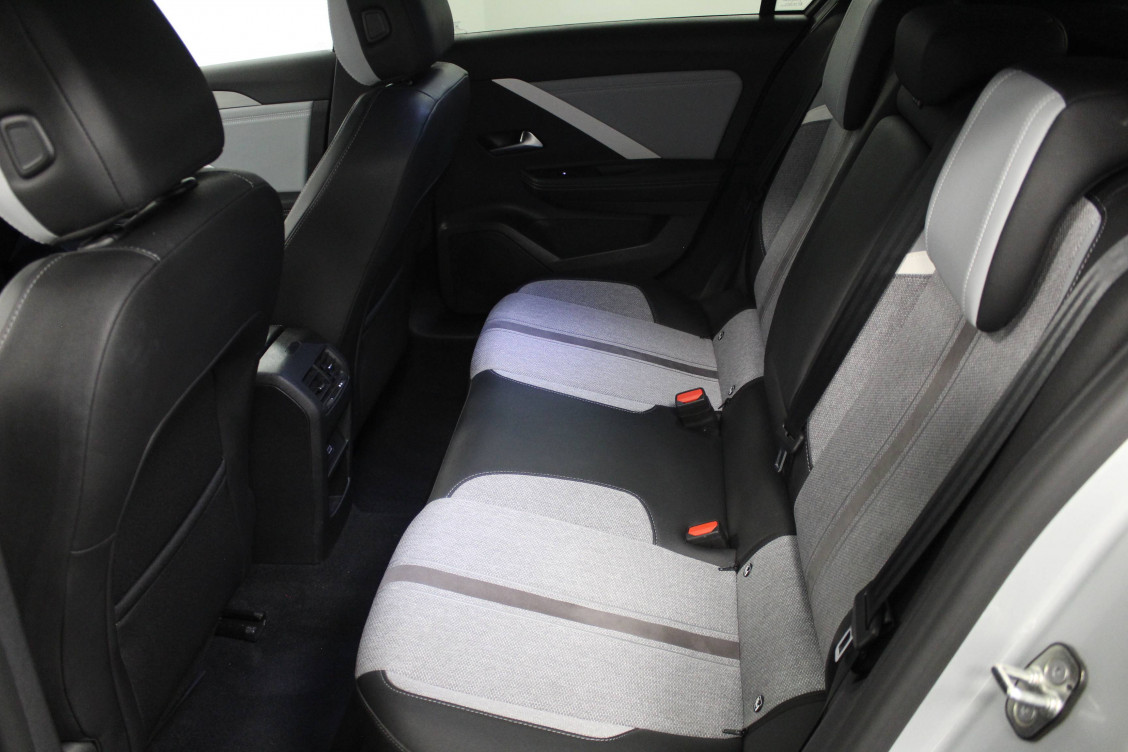 Acheter Opel Astra Astra 1.2 Turbo 110 ch BVM6 Elegance 5p occasion dans les concessions du Groupe Faurie