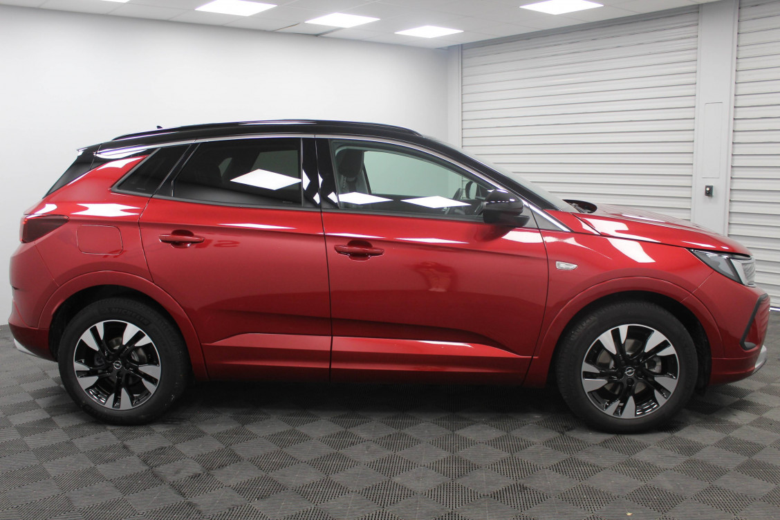 Acheter Opel Grandland Grandland 1.2 Turbo 130 ch Elegance Business 5p occasion dans les concessions du Groupe Faurie