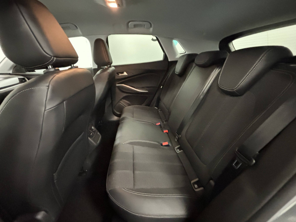 Acheter Opel Grandland Grandland 1.5 Diesel 130 ch BVA8 Elegance Business 5p occasion dans les concessions du Groupe Faurie