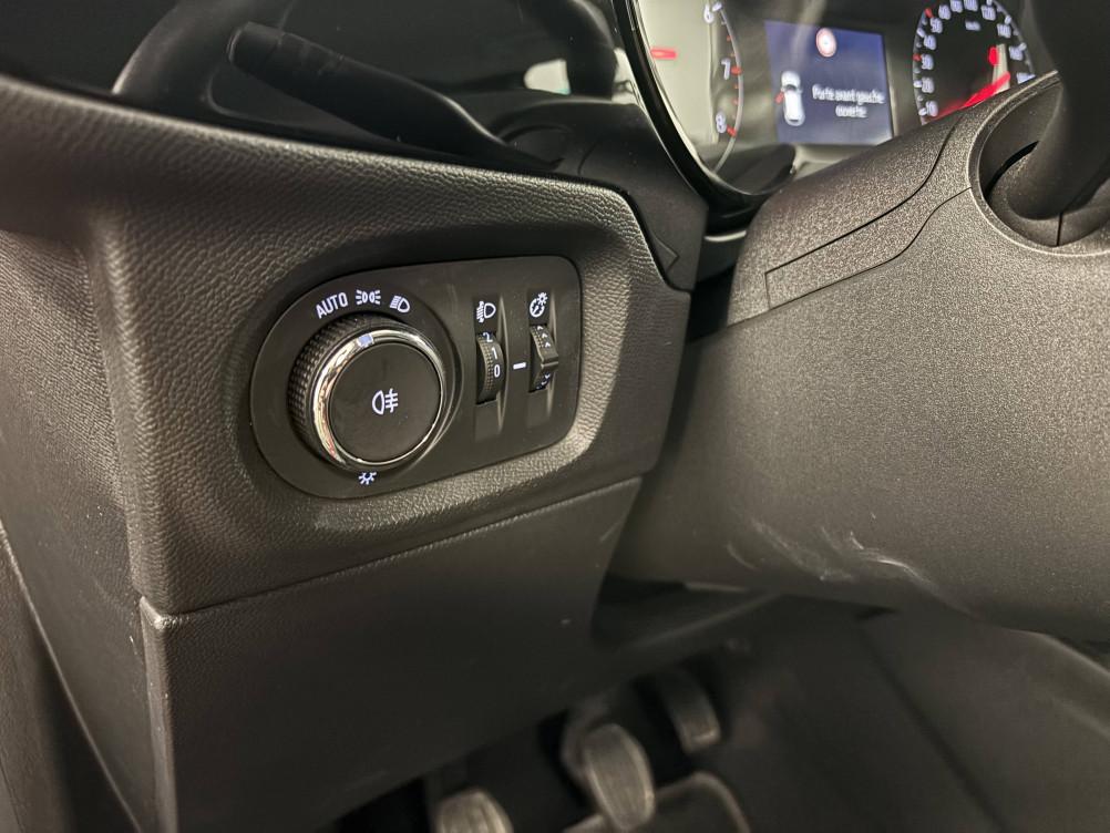 Acheter Opel Corsa Corsa 1.2 75 ch BVM5  5p occasion dans les concessions du Groupe Faurie