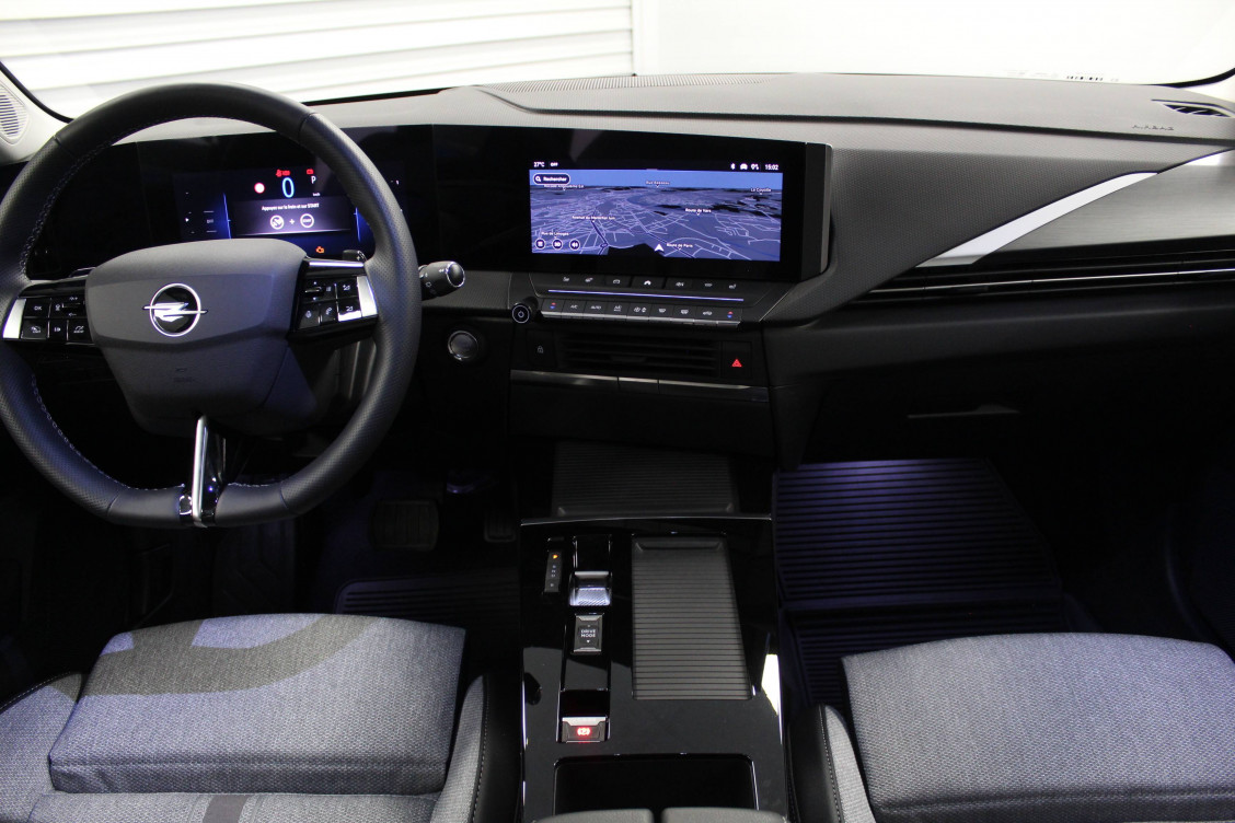 Acheter Opel Astra Astra Sports Tourer Hybrid 180 ch BVA8 Elegance 5p occasion dans les concessions du Groupe Faurie