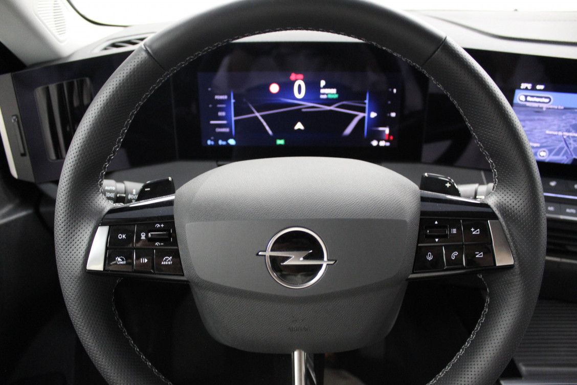 Acheter Opel Astra Astra Sports Tourer Hybrid 180 ch BVA8 Elegance 5p occasion dans les concessions du Groupe Faurie