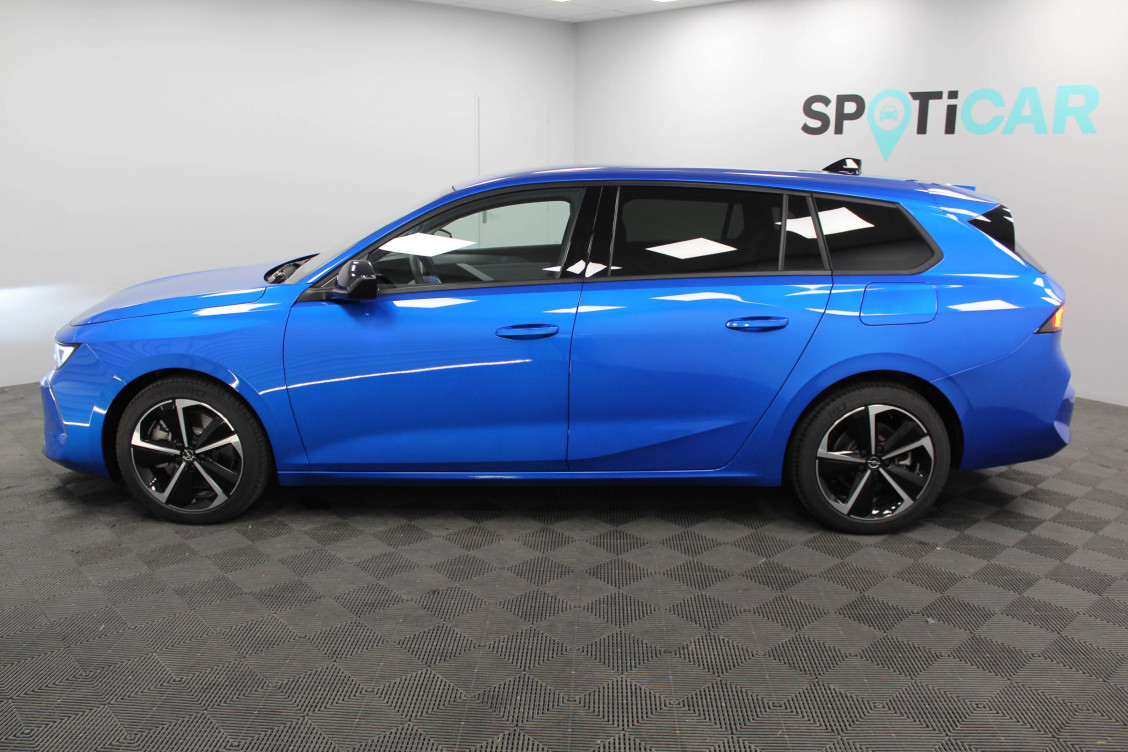 Acheter Opel Astra Astra Sports Tourer Hybrid 180 ch BVA8 Elegance 5p occasion dans les concessions du Groupe Faurie