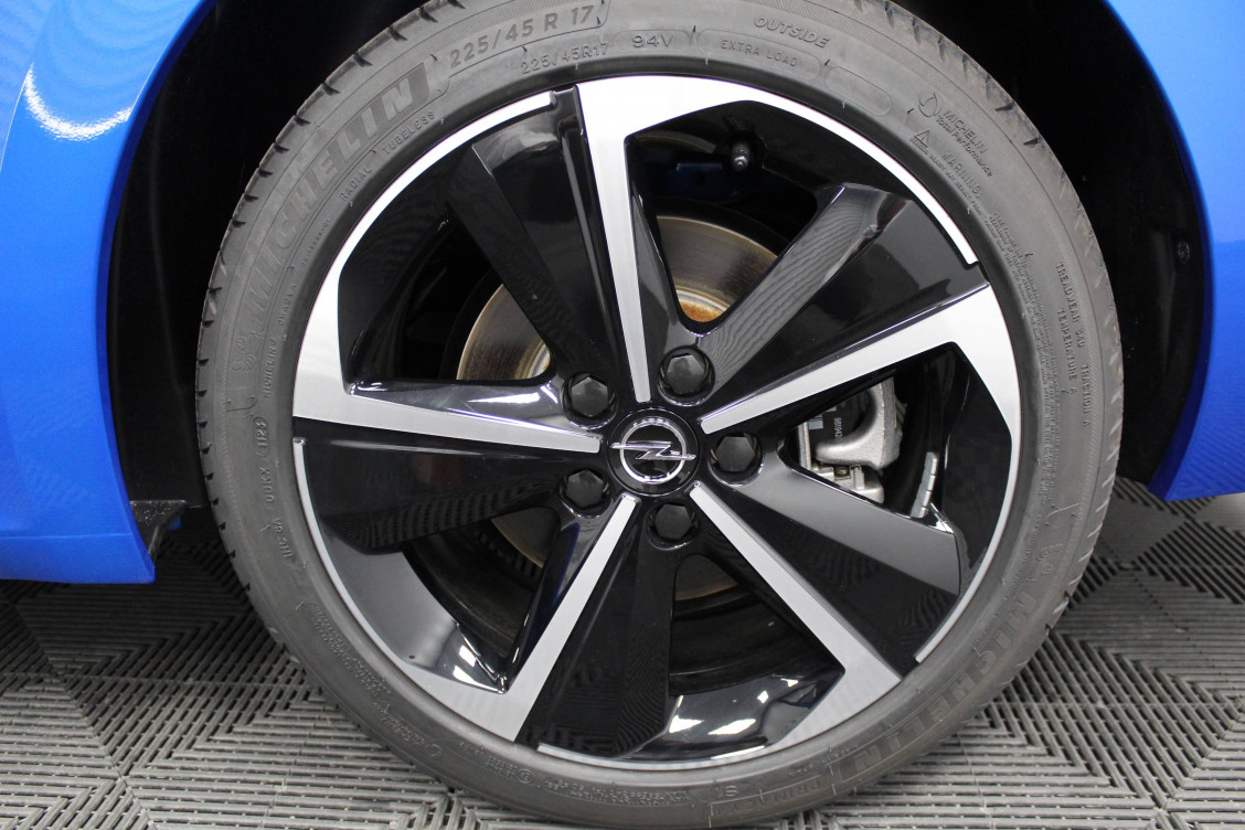 Acheter Opel Astra Astra Sports Tourer Hybrid 180 ch BVA8 Elegance 5p occasion dans les concessions du Groupe Faurie