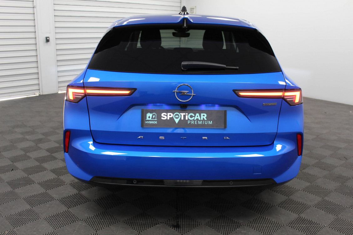 Acheter Opel Astra Astra Sports Tourer Hybrid 180 ch BVA8 Elegance 5p occasion dans les concessions du Groupe Faurie