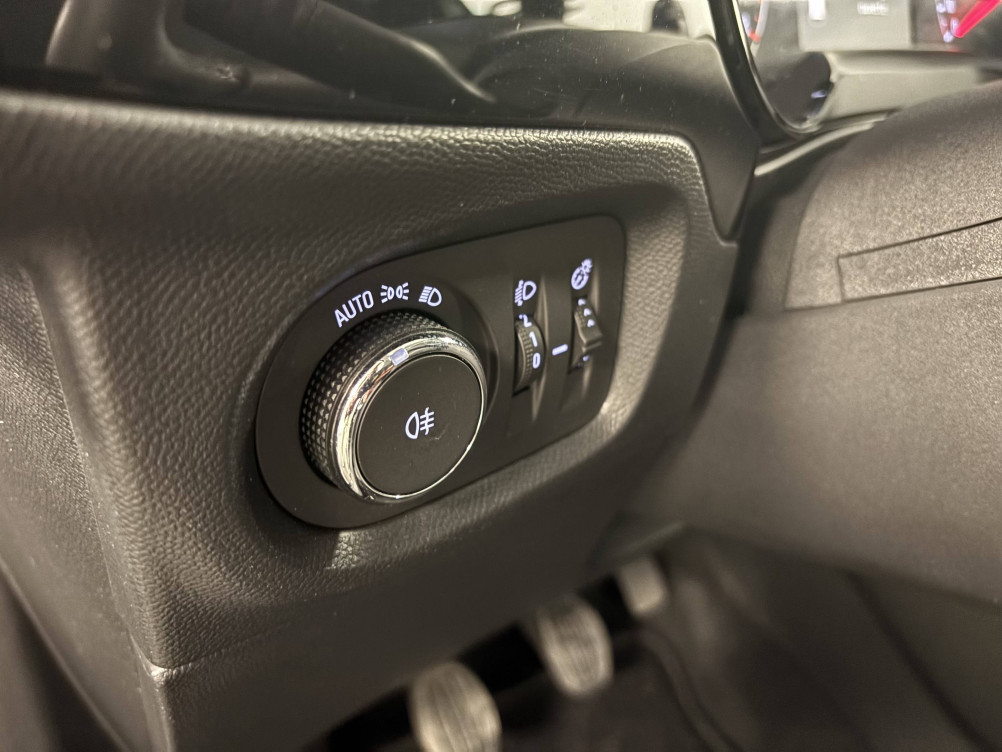 Acheter Opel Corsa Corsa 1.2 75 ch BVM5 Elegance Business 5p occasion dans les concessions du Groupe Faurie