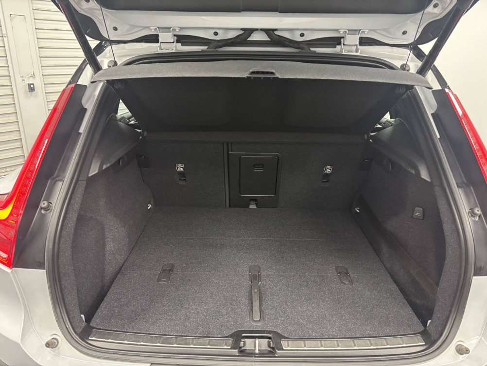 Acheter Volvo XC40 XC40 D3 AdBlue 150 ch Geartronic 8 R-Design 5p occasion dans les concessions du Groupe Faurie