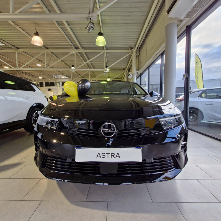 Acheter Opel Astra Astra Electrique 156 ch & Batterie 54 kWh  5p neuf dans les concessions du Groupe Faurie