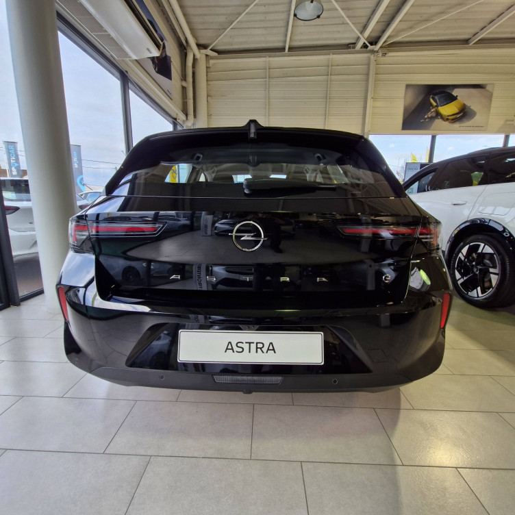 Acheter Opel Astra Astra Electrique 156 ch & Batterie 54 kWh  5p neuf dans les concessions du Groupe Faurie