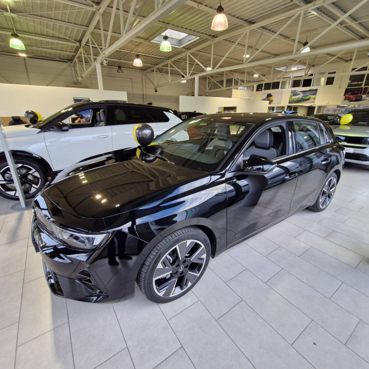 Acheter Opel Astra Astra Electrique 156 ch & Batterie 54 kWh  5p neuf dans les concessions du Groupe Faurie