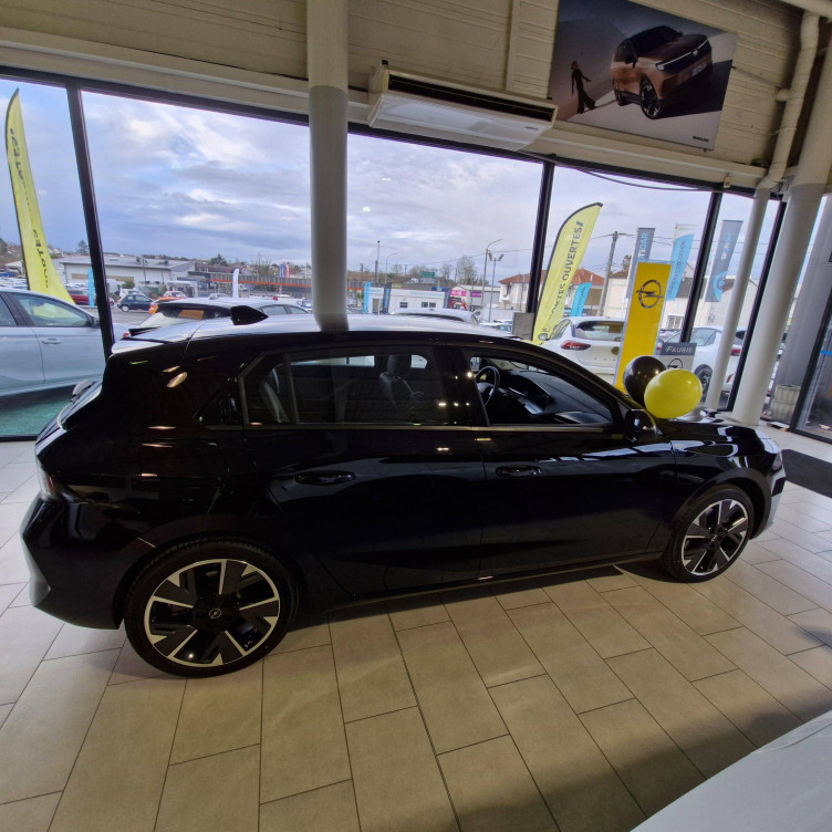 Acheter Opel Astra Astra Electrique 156 ch & Batterie 54 kWh  5p neuf dans les concessions du Groupe Faurie