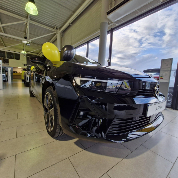 Acheter Opel Astra Astra Electrique 156 ch & Batterie 54 kWh  5p neuf dans les concessions du Groupe Faurie