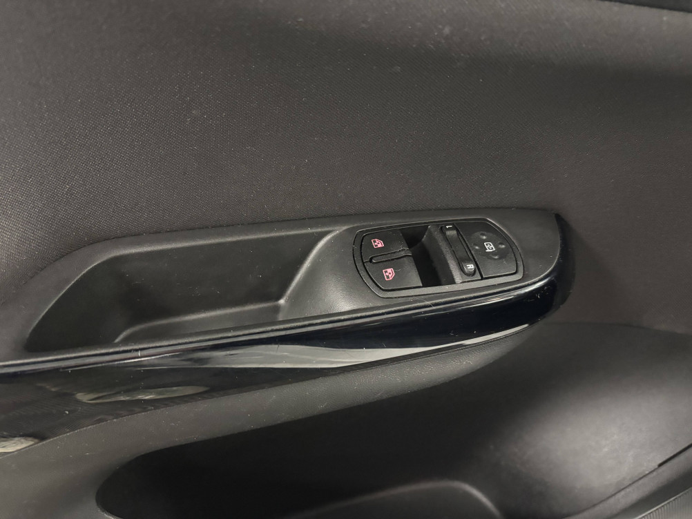 Acheter Opel Corsa E Corsa 1.4 Turbo 100 ch Black Edition 5p occasion dans les concessions du Groupe Faurie