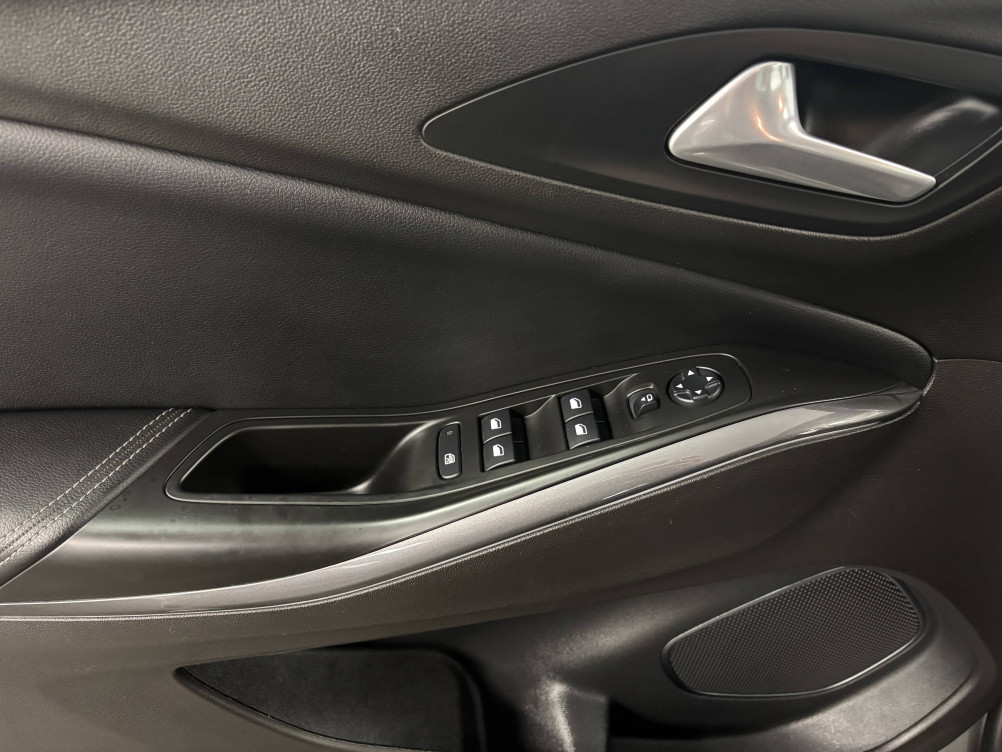 Acheter Opel Grandland X Grandland X 1.5 Diesel 130 ch BVA8 Ultimate 5p occasion dans les concessions du Groupe Faurie