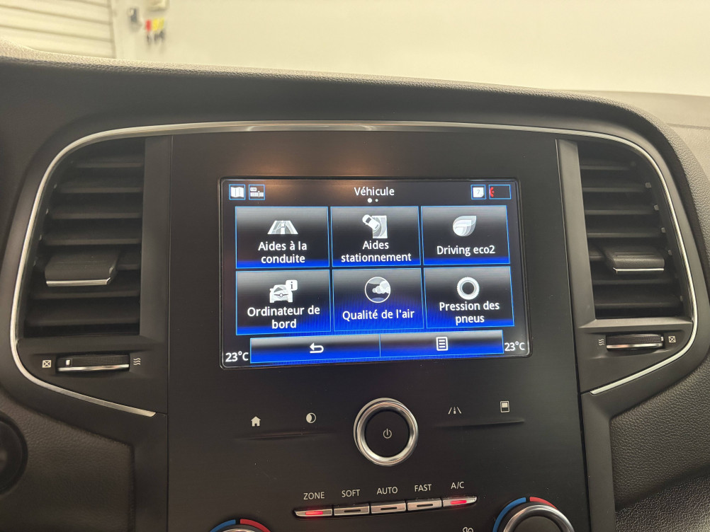 Acheter Renault Megane 4 Mégane IV Estate Blue dCi 115 EDC Business 5p occasion dans les concessions du Groupe Faurie