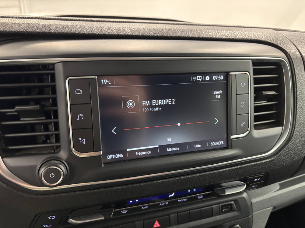 Acheter Opel Vivaro Fourgon VIVARO CA FIXE L2 2.0 DIESEL 180 CH BVA8 PACK BUSINESS 4p occasion dans les concessions du Groupe Faurie