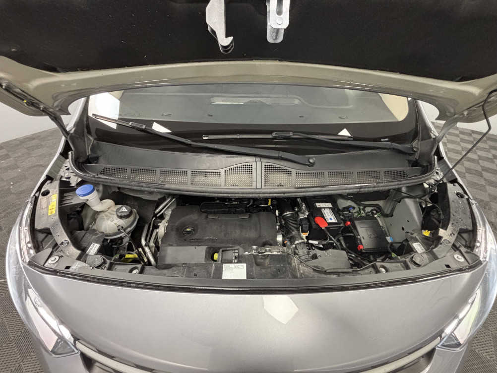 Acheter Opel Vivaro Fourgon VIVARO CA FIXE L2 2.0 DIESEL 180 CH BVA8 PACK BUSINESS 4p occasion dans les concessions du Groupe Faurie