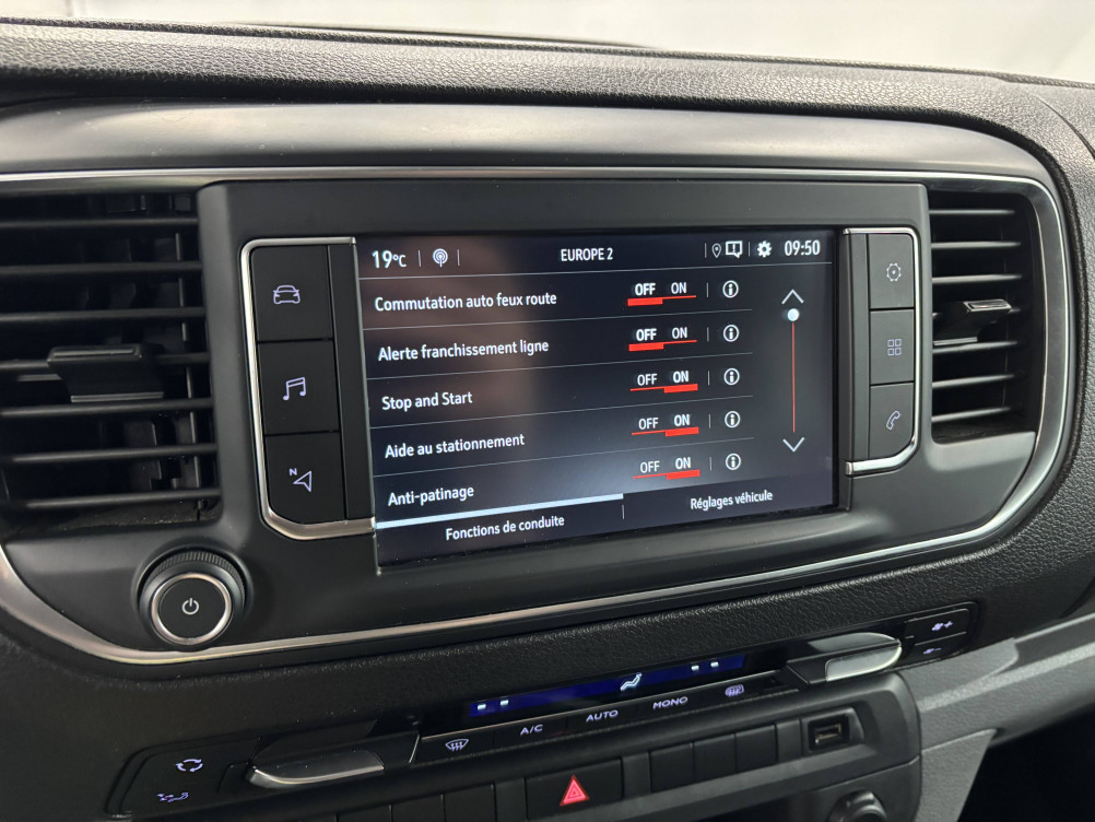 Acheter Opel Vivaro Fourgon VIVARO CA FIXE L2 2.0 DIESEL 180 CH BVA8 PACK BUSINESS 4p occasion dans les concessions du Groupe Faurie