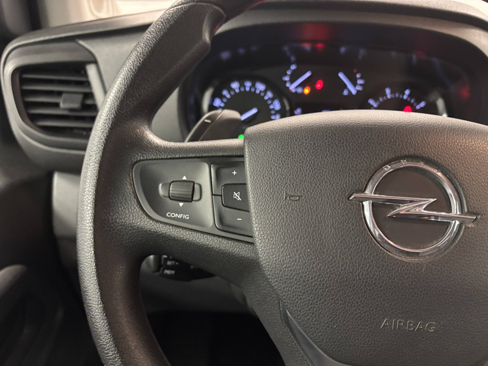 Acheter Opel Vivaro Fourgon VIVARO CA FIXE L2 2.0 DIESEL 180 CH BVA8 PACK BUSINESS 4p occasion dans les concessions du Groupe Faurie