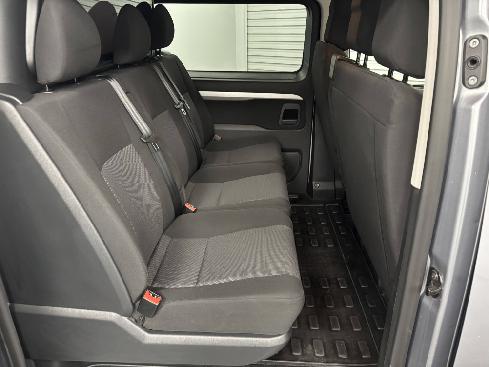 Acheter Opel Vivaro Fourgon VIVARO CA FIXE L2 2.0 DIESEL 180 CH BVA8 PACK BUSINESS 4p occasion dans les concessions du Groupe Faurie