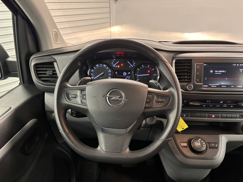 Acheter Opel Vivaro Fourgon VIVARO CA FIXE L2 2.0 DIESEL 180 CH BVA8 PACK BUSINESS 4p occasion dans les concessions du Groupe Faurie