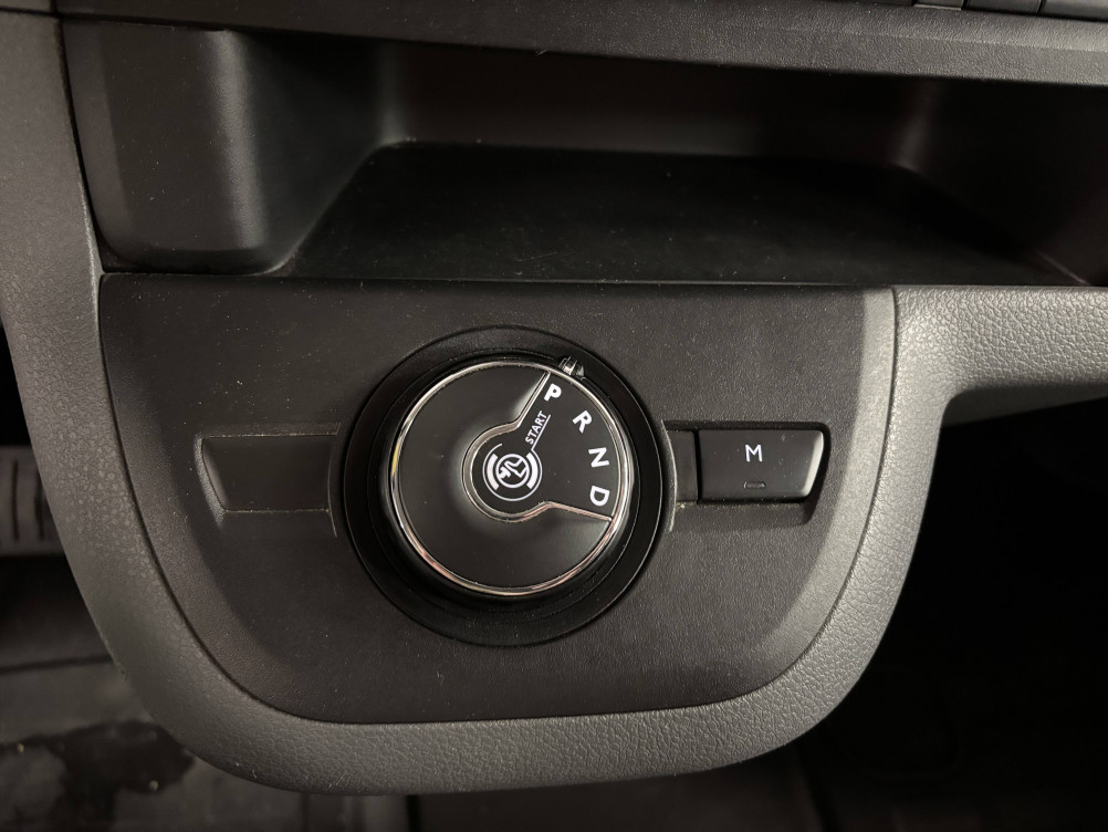 Acheter Opel Vivaro Fourgon VIVARO CA FIXE L2 2.0 DIESEL 180 CH BVA8 PACK BUSINESS 4p occasion dans les concessions du Groupe Faurie