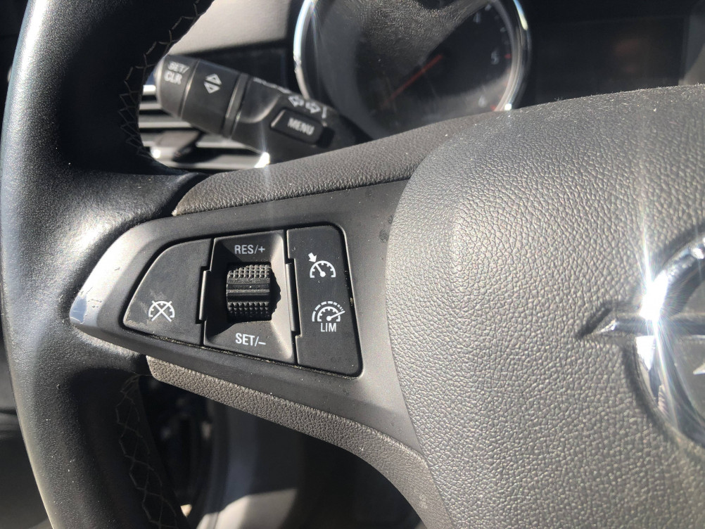 Acheter Opel Astra Astra 1.6 Diesel 136 ch S 5p occasion dans les concessions du Groupe Faurie