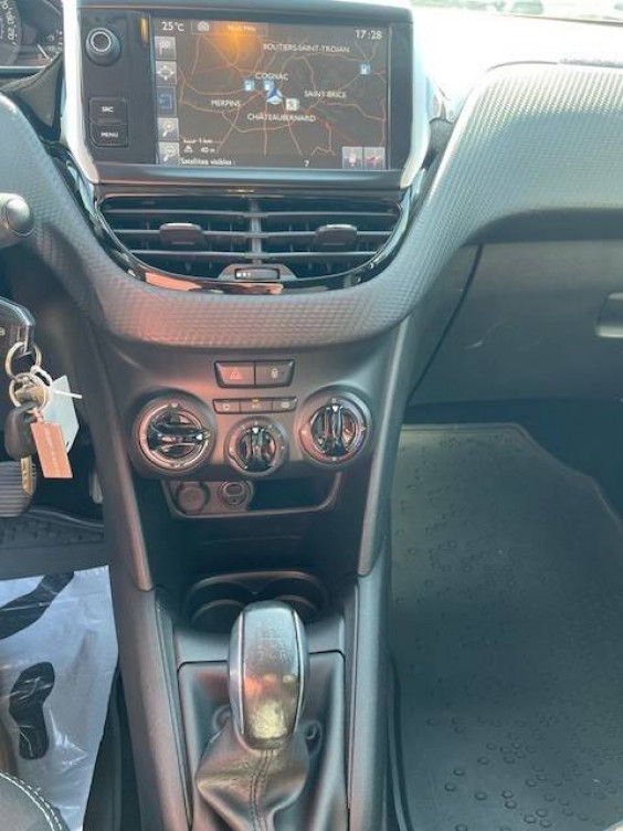Acheter Peugeot 208 208 1.2 PureTech 82ch BVM5 Style 5p occasion dans les concessions du Groupe Faurie