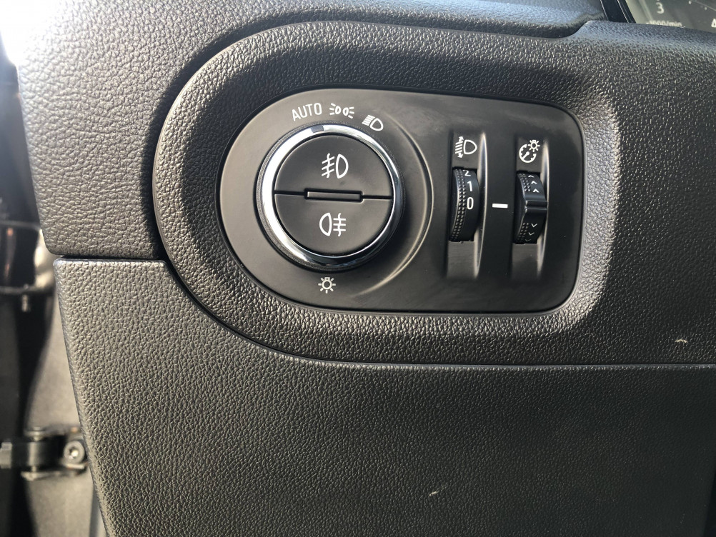 Acheter Opel Grandland X Grandland X 1.5 Diesel 130 ch BVA8 Design Line 5p occasion dans les concessions du Groupe Faurie