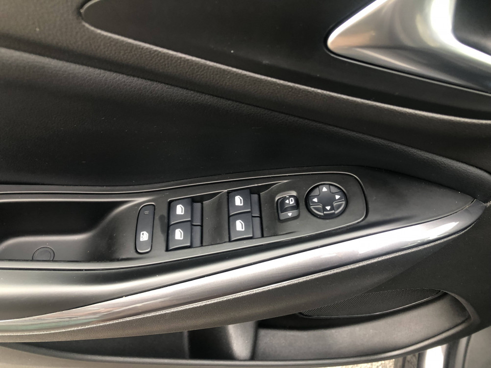 Acheter Opel Grandland X Grandland X 1.5 Diesel 130 ch Design Line 5p occasion dans les concessions du Groupe Faurie