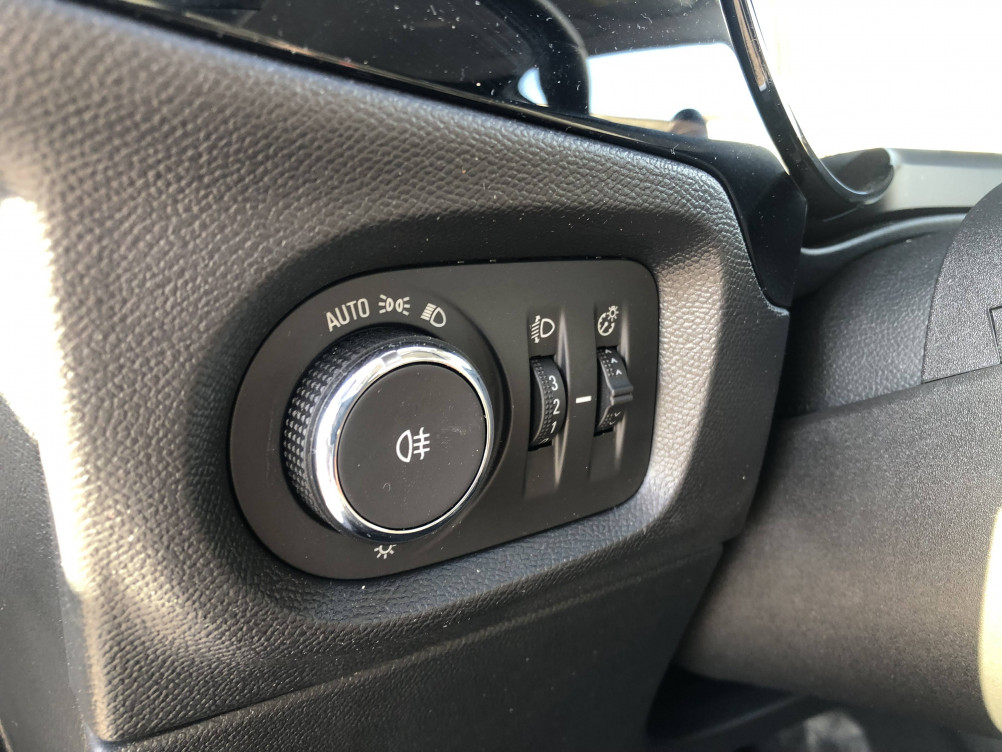 Acheter Opel Corsa Corsa 1.2 75 ch BVM5 Elegance Business 5p occasion dans les concessions du Groupe Faurie