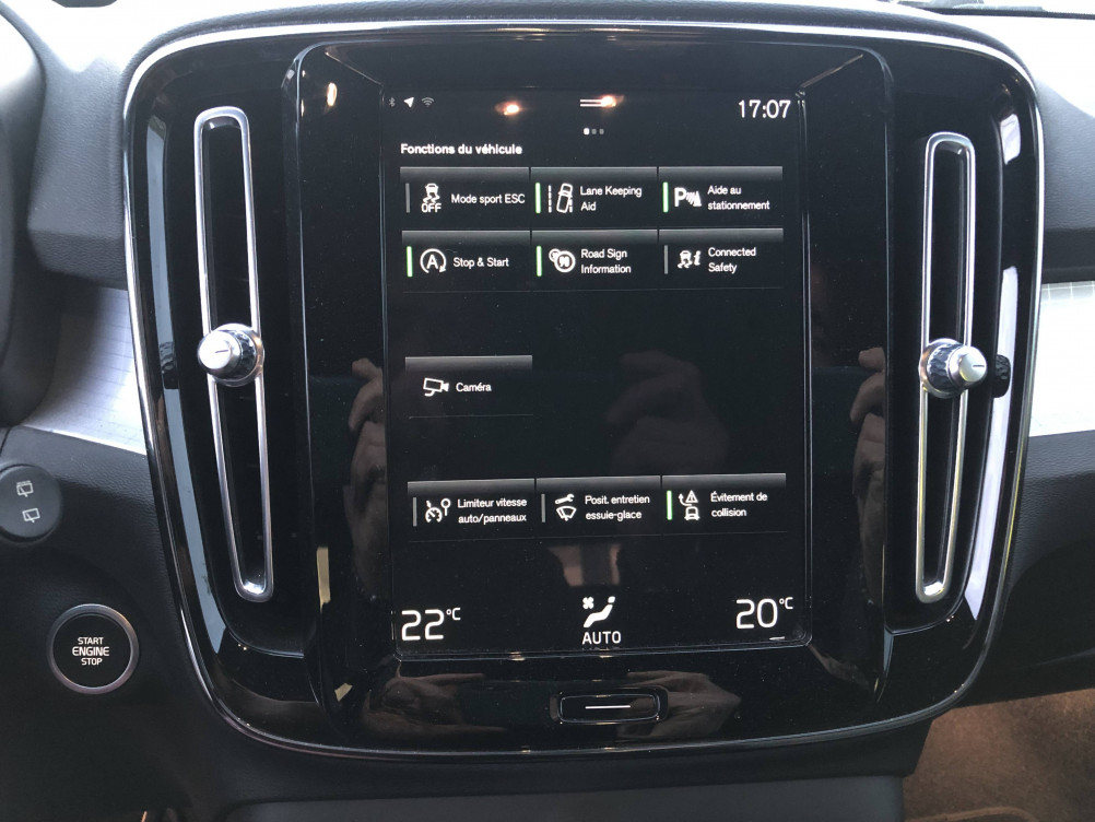 Acheter Volvo XC40 XC40 T2 129 ch Geartronic 8 Momentum Business 5p occasion dans les concessions du Groupe Faurie