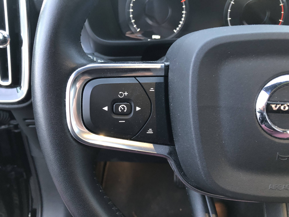 Acheter Volvo XC40 XC40 T2 129 ch Geartronic 8 Momentum Business 5p occasion dans les concessions du Groupe Faurie