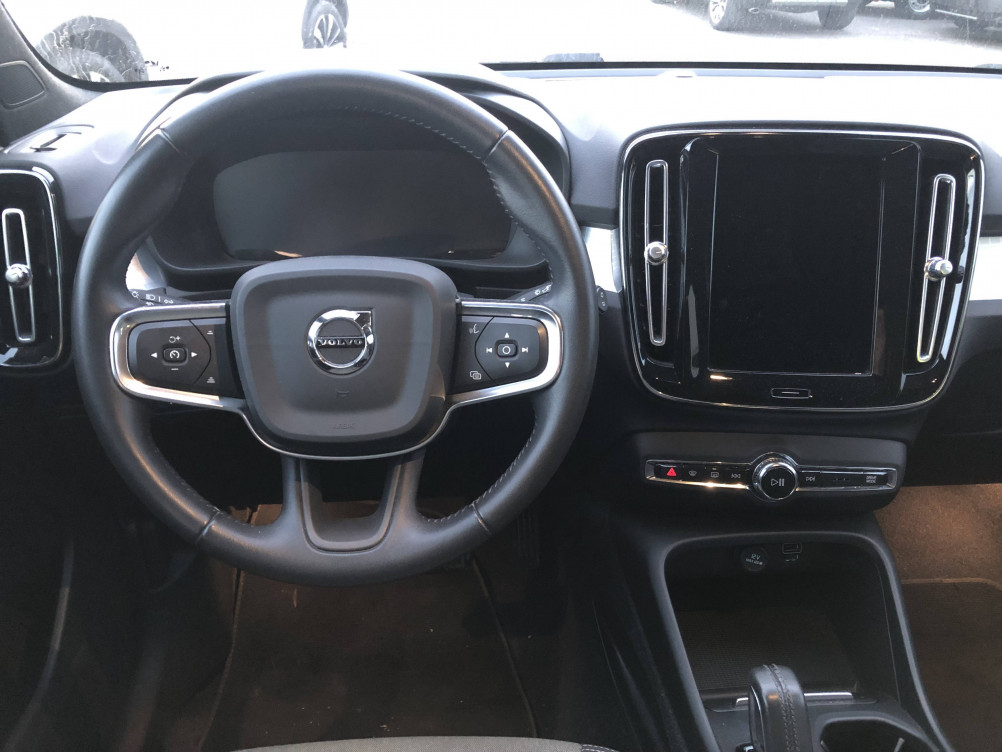 Acheter Volvo XC40 XC40 T2 129 ch Geartronic 8 Momentum Business 5p occasion dans les concessions du Groupe Faurie