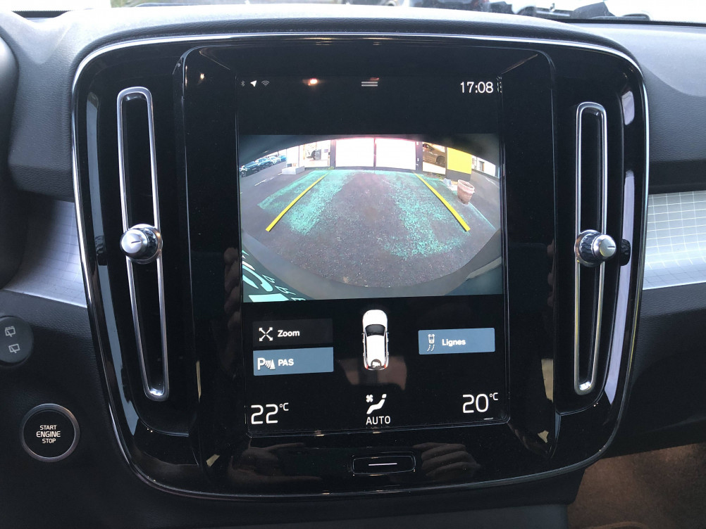 Acheter Volvo XC40 XC40 T2 129 ch Geartronic 8 Momentum Business 5p occasion dans les concessions du Groupe Faurie