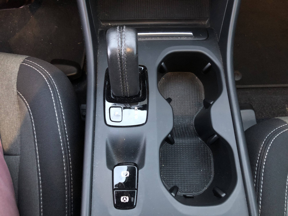 Acheter Volvo XC40 XC40 T2 129 ch Geartronic 8 Momentum Business 5p occasion dans les concessions du Groupe Faurie