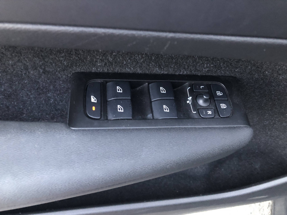 Acheter Volvo XC40 XC40 T2 129 ch Geartronic 8 Momentum Business 5p occasion dans les concessions du Groupe Faurie