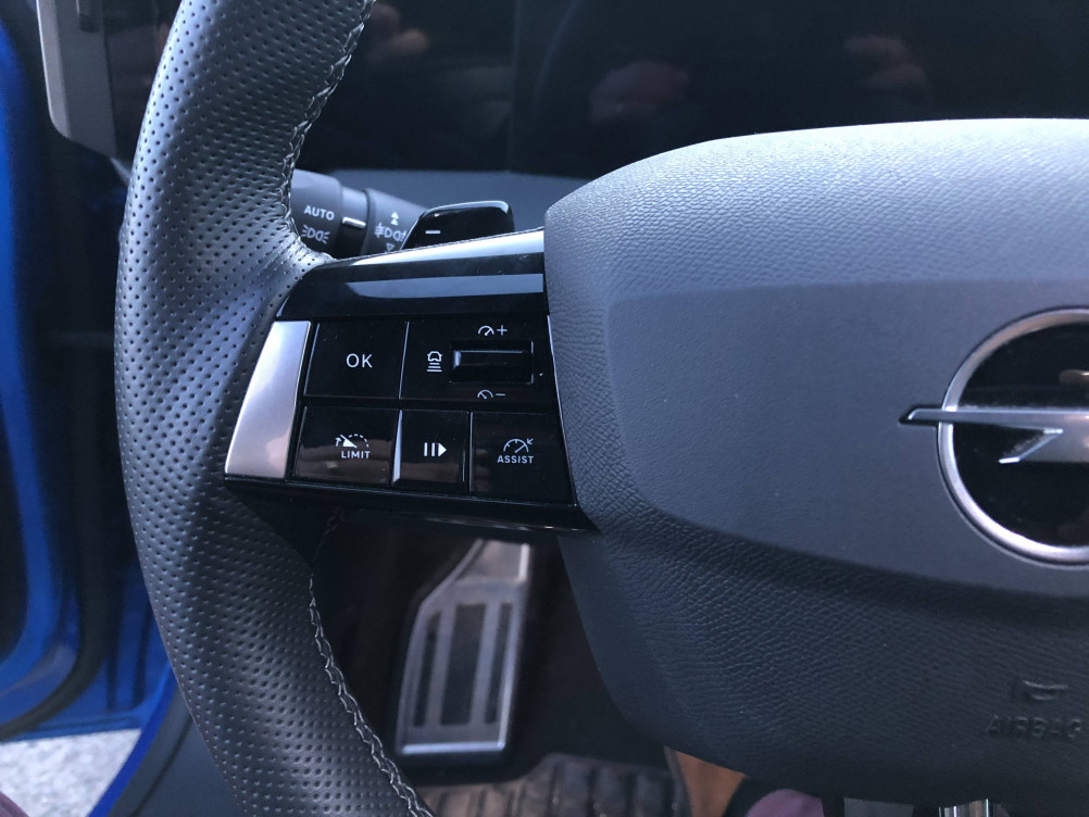 Acheter Opel Astra Astra 1.2 Turbo 130 ch BVA8 GS 5p occasion dans les concessions du Groupe Faurie