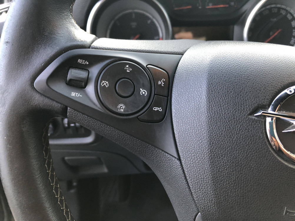 Acheter Opel Astra Astra 1.6 Diesel 136 ch BVA6 Innovation Plus 5p occasion dans les concessions du Groupe Faurie